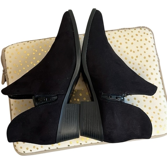 Black Suede Zipper Ankle Boots Sz 8.5 - Picture 3 of 6